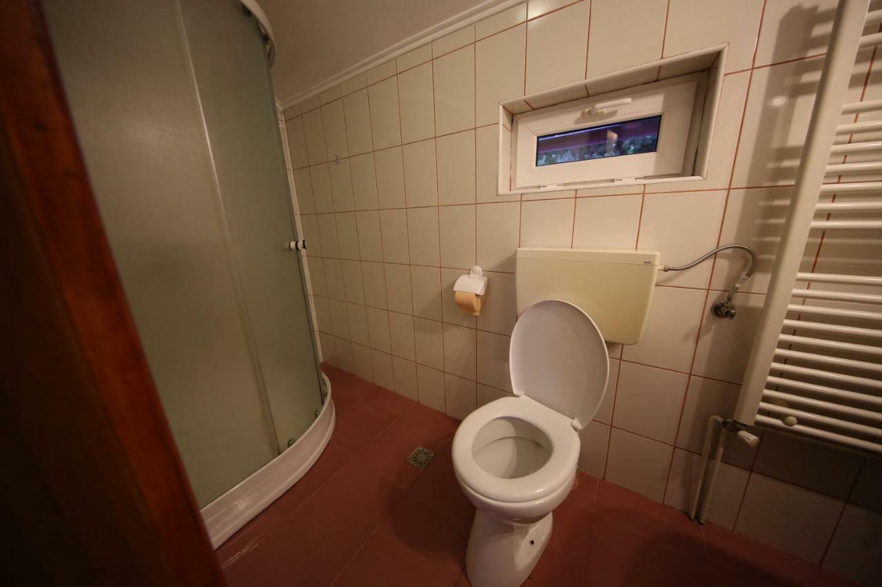 Pensiunea Criveanu Horezu Exteriör bild