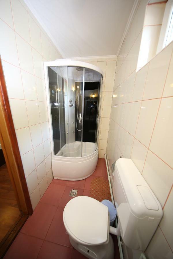 Pensiunea Criveanu Horezu Exteriör bild